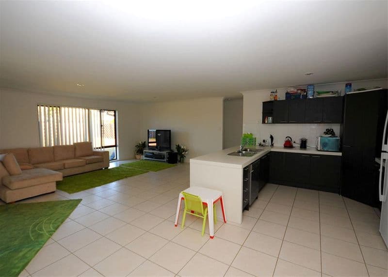 20  Golden Grove Court, ELI WATERS QLD 4655, Eli Waters - Thumbnail 5