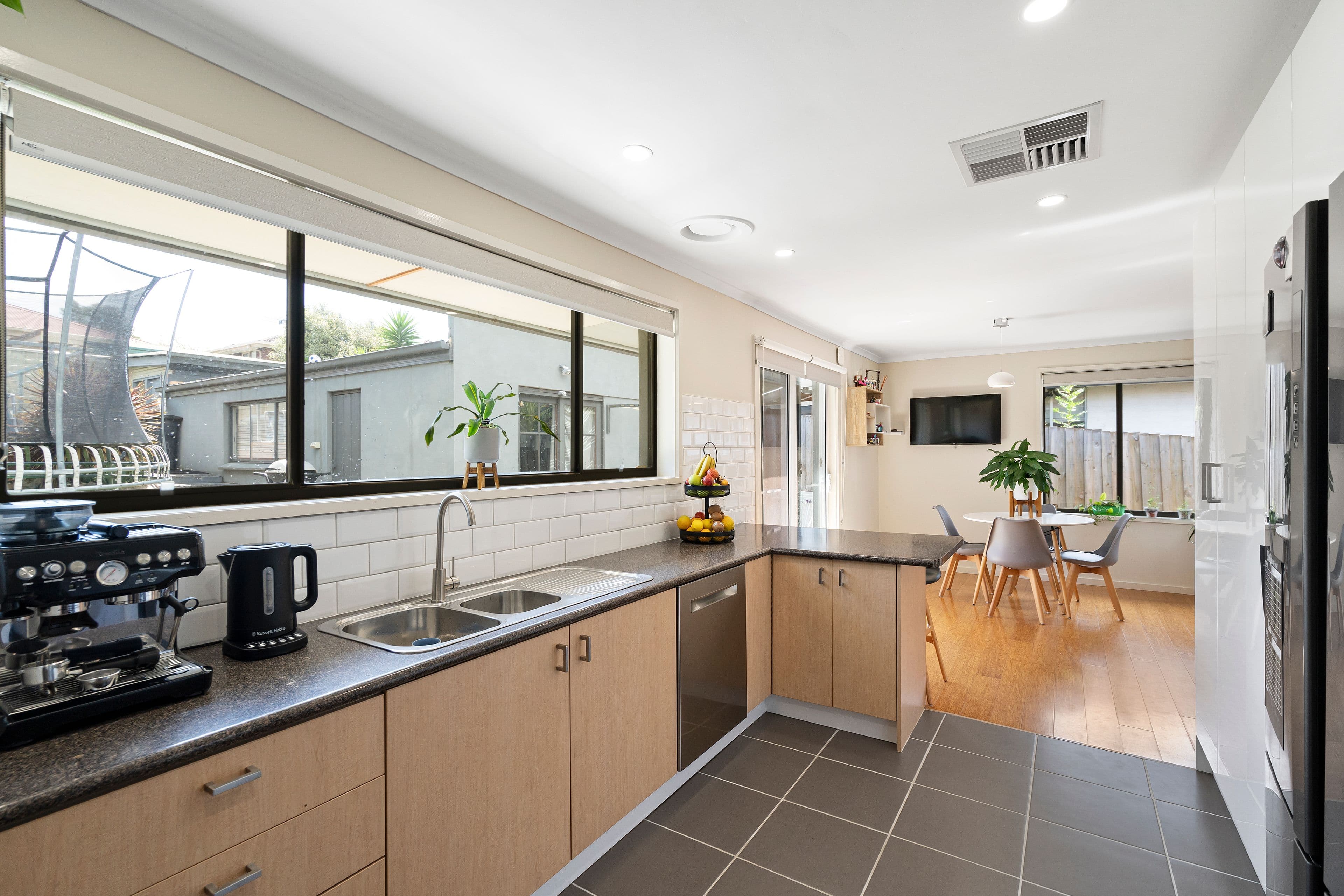 15 Drysdale Street, Sunbury VIC 3429, Sunbury - Thumbnail 5