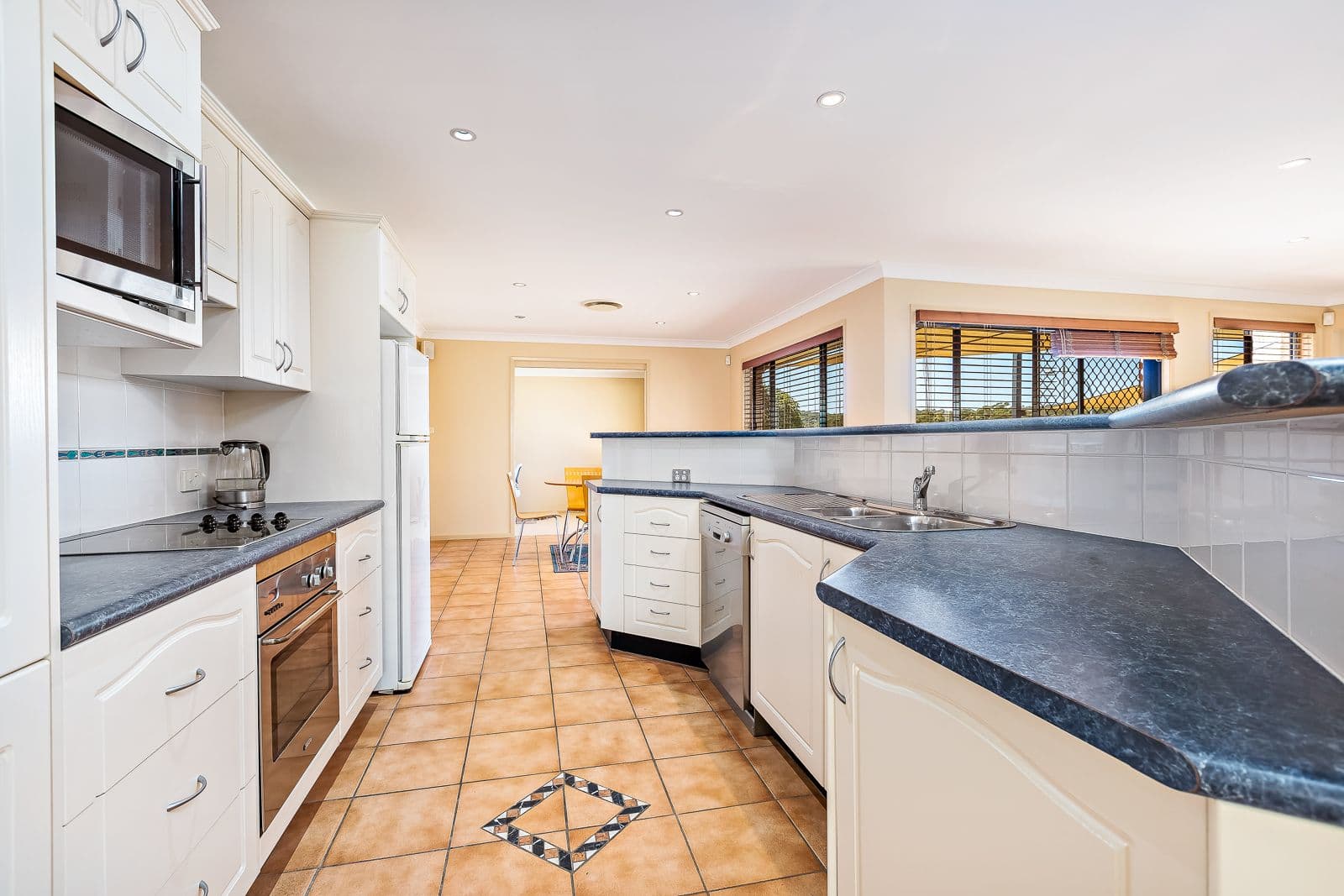 38 Elizabeth Street, Cardiff South - Thumbnail 2