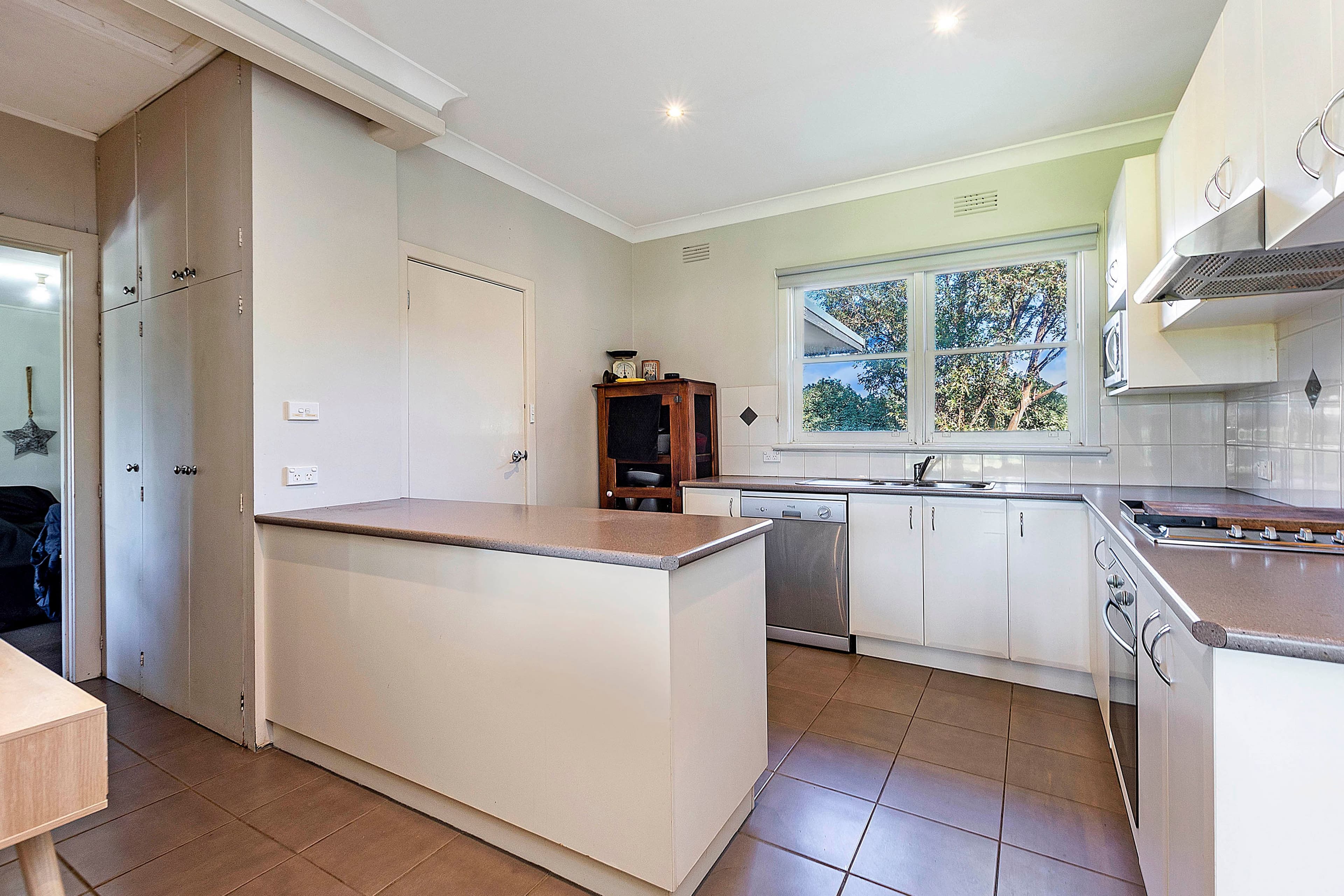 51 Wollaston Road, Warrnambool VIC 3280, Warrnambool - Thumbnail 3