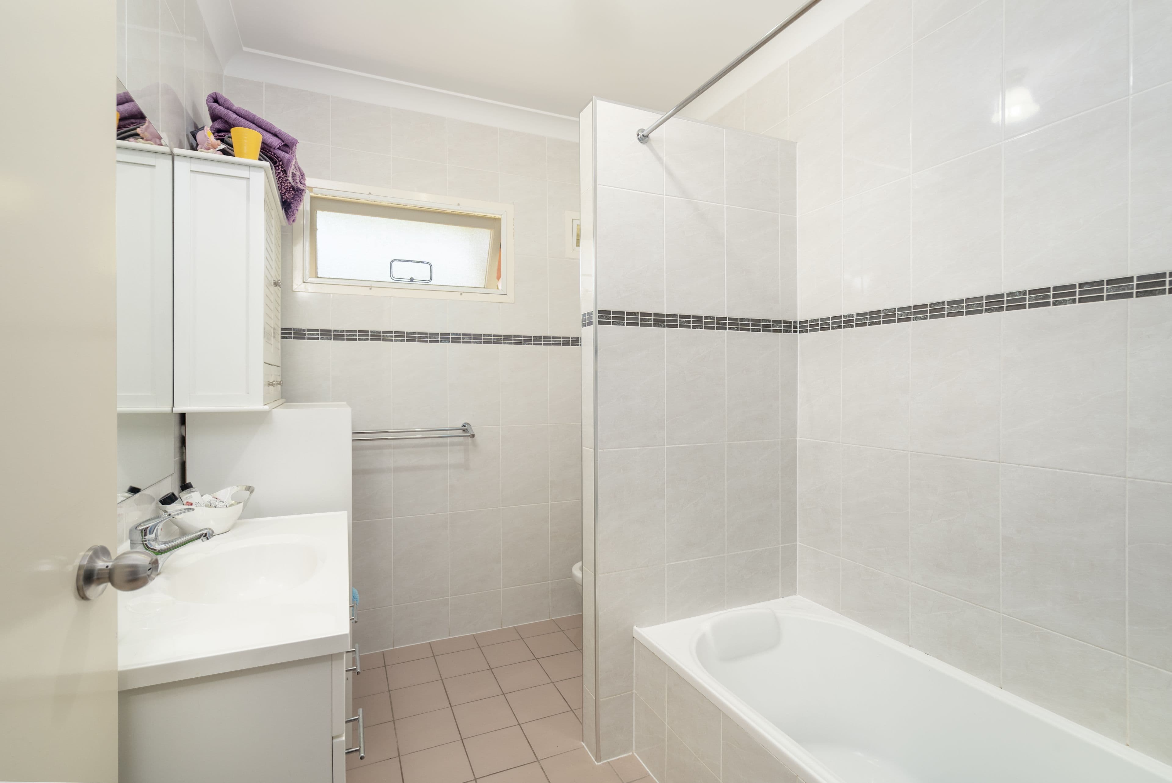 10 Gledson Street, North Booval QLD 4304, North Booval - Thumbnail 2