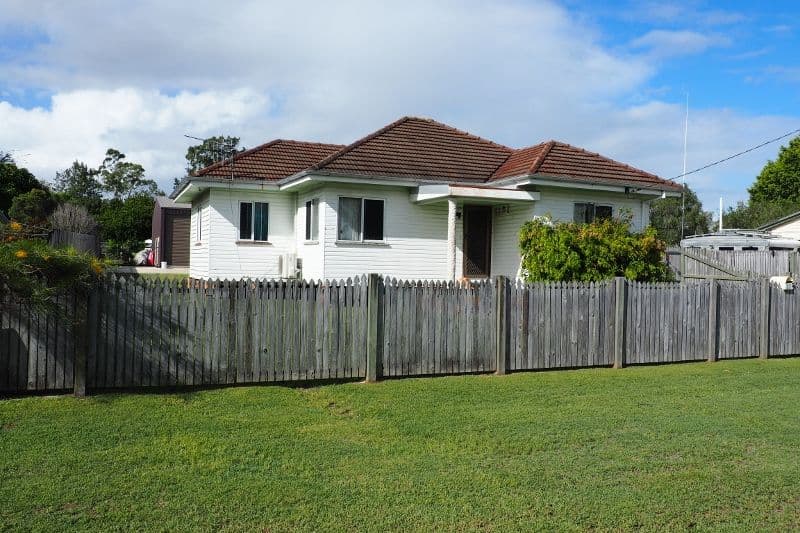 27 Carlisle Street, Maryborough QLD 4650, Maryborough - Thumbnail 3