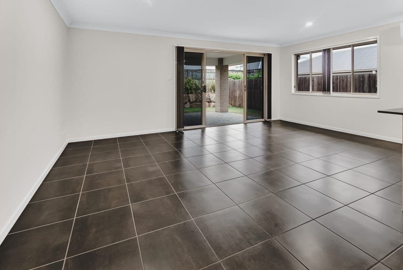 10 Milbrook Crescent, Pimpama QLD 4209, Pimpama - Thumbnail 3