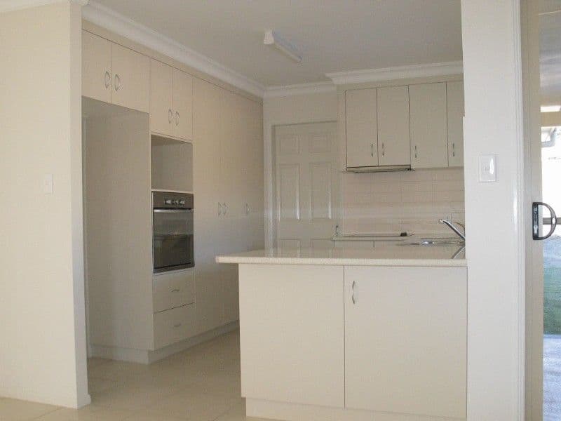 9 Vicky Avenue, CROWS NEST QLD 4355, Crows Nest - Thumbnail 2
