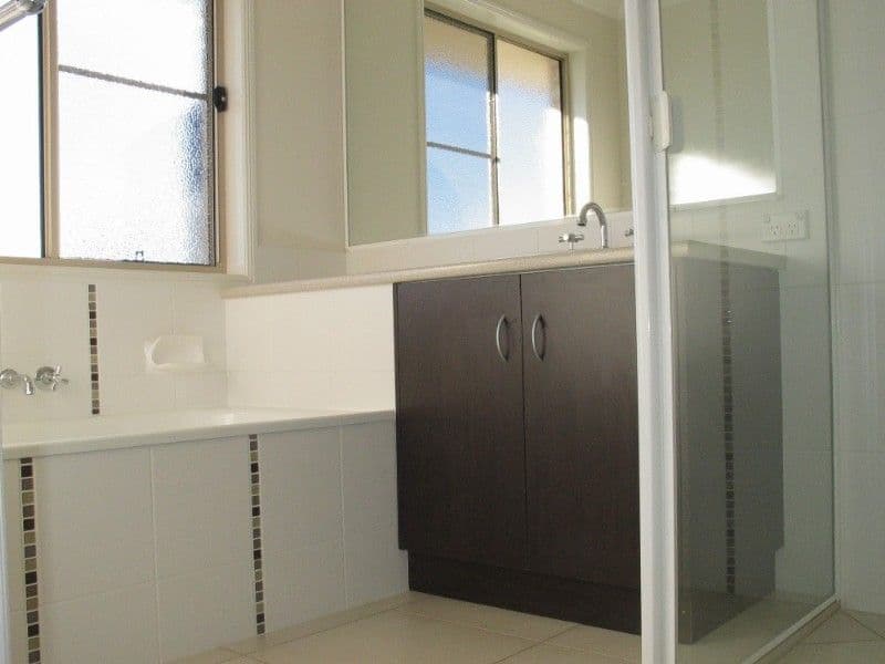 9 Vicky Avenue, CROWS NEST QLD 4355, Crows Nest - Thumbnail 3