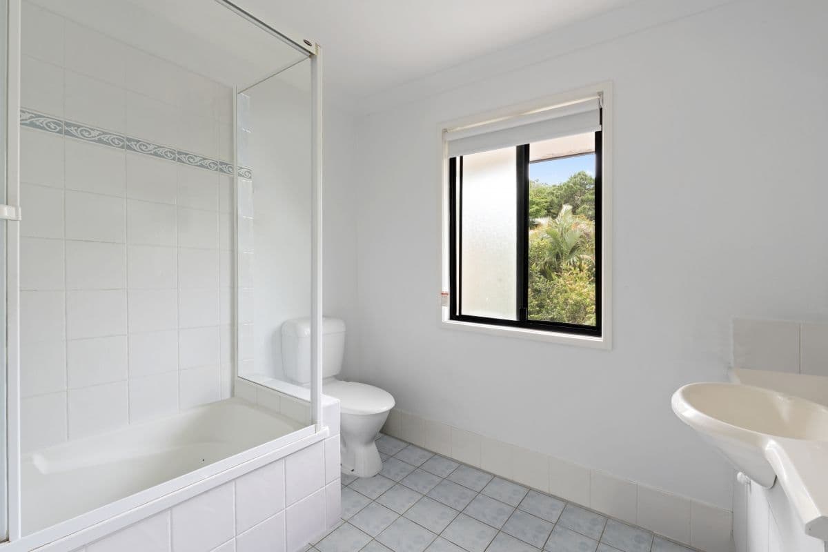 4-6 Karri Court, Burleigh Heads QLD 4220, Burleigh Heads - Thumbnail 6