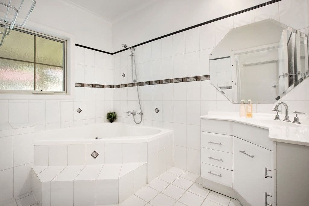 4 Avon Street, Bulleen VIC 3105, Bulleen - Thumbnail 8