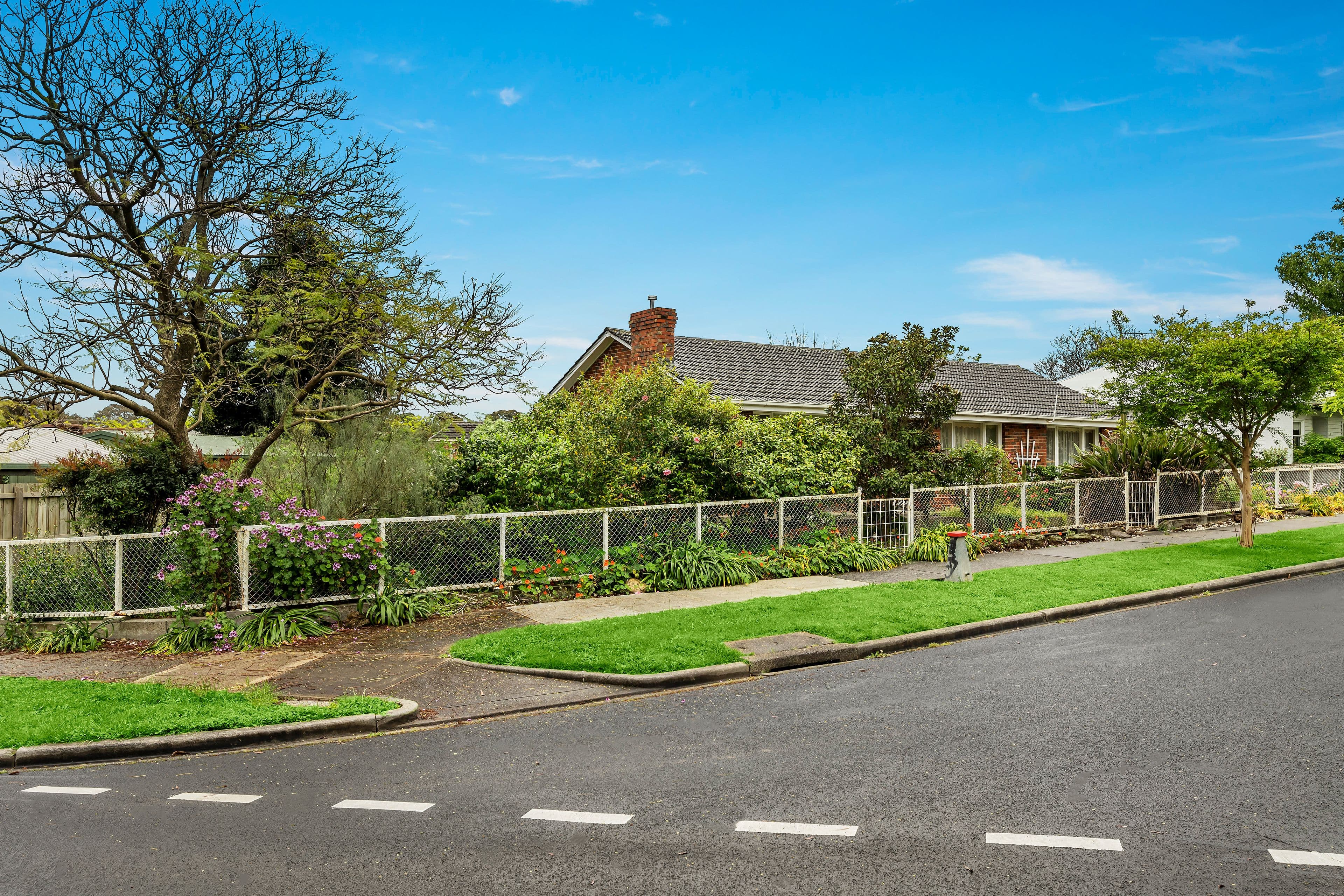 1 Cooley Avenue, Macleod VIC 3085, Macleod - Thumbnail 3