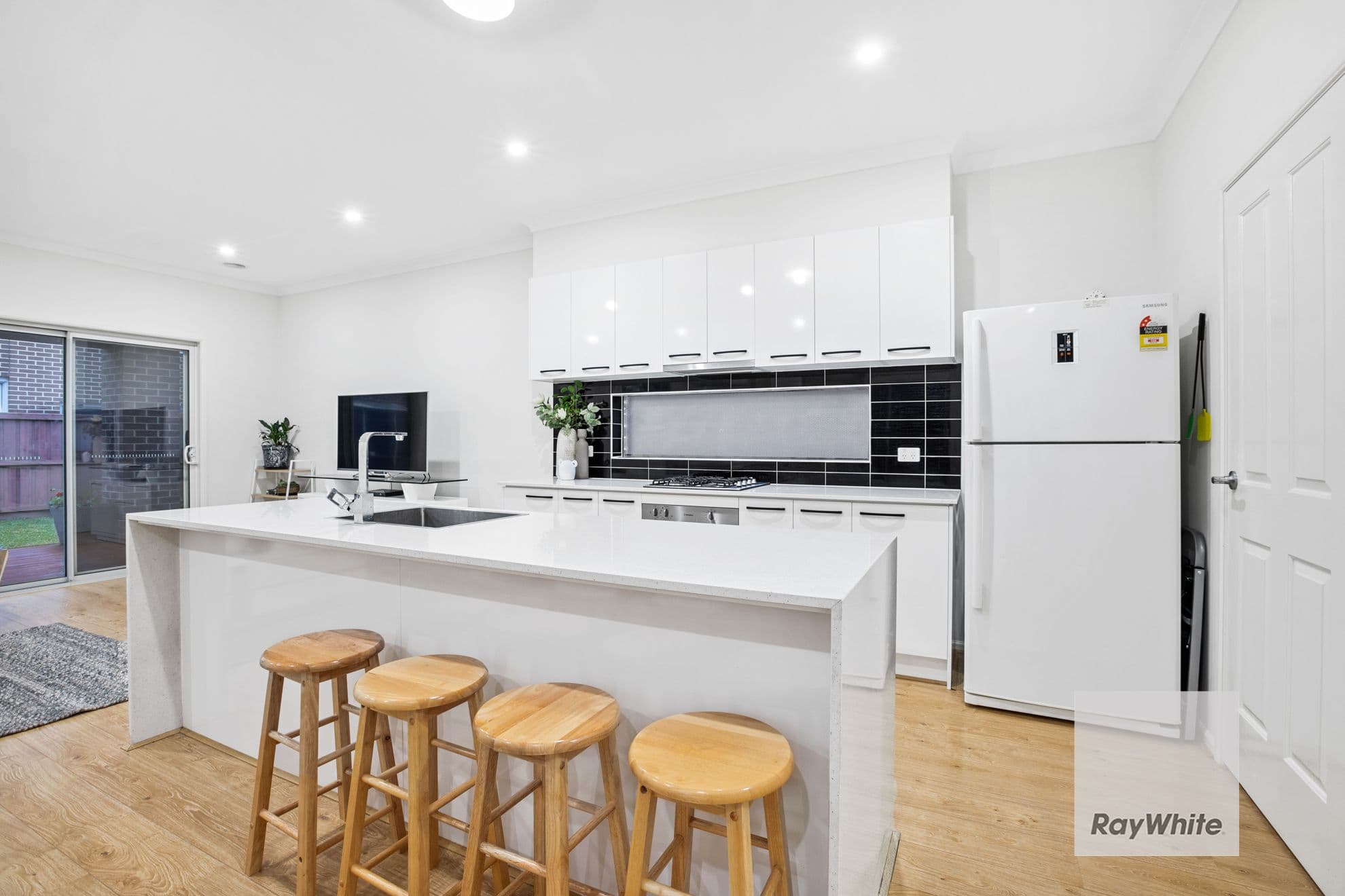 5 King Drive, Hillside VIC 3037, Hillside - Thumbnail 4