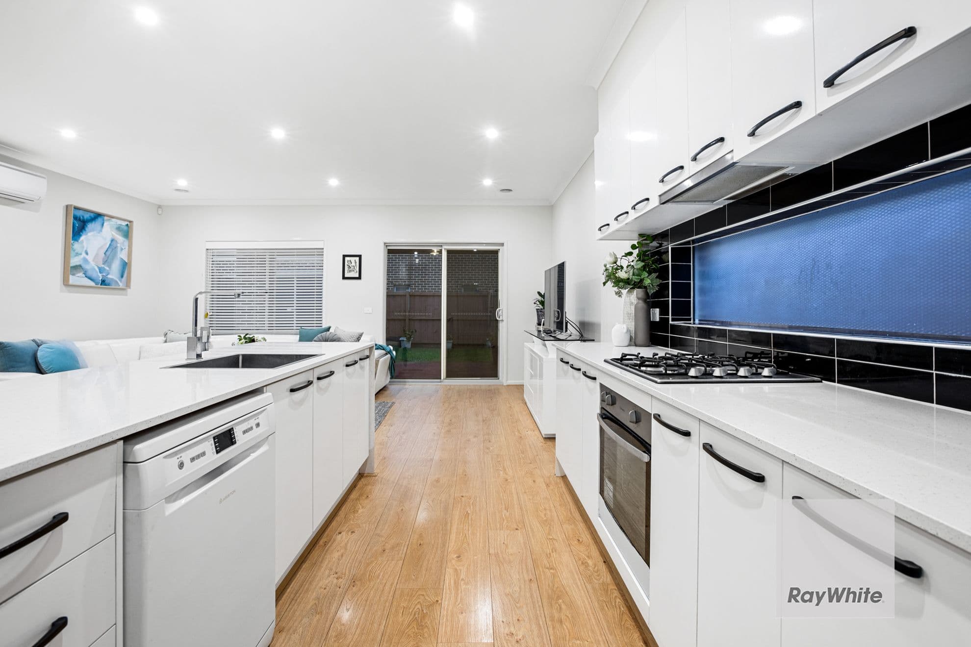 5 King Drive, Hillside VIC 3037, Hillside - Thumbnail 5