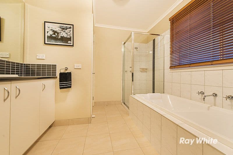 7 Baltic Way, Cranbourne West VIC 3977, Cranbourne West - Thumbnail 6