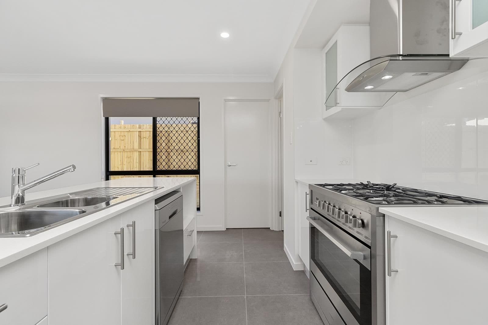 11 Mark Dillon Circuit, SPRING MOUNTAIN QLD 4300, Spring Mountain - Thumbnail 2