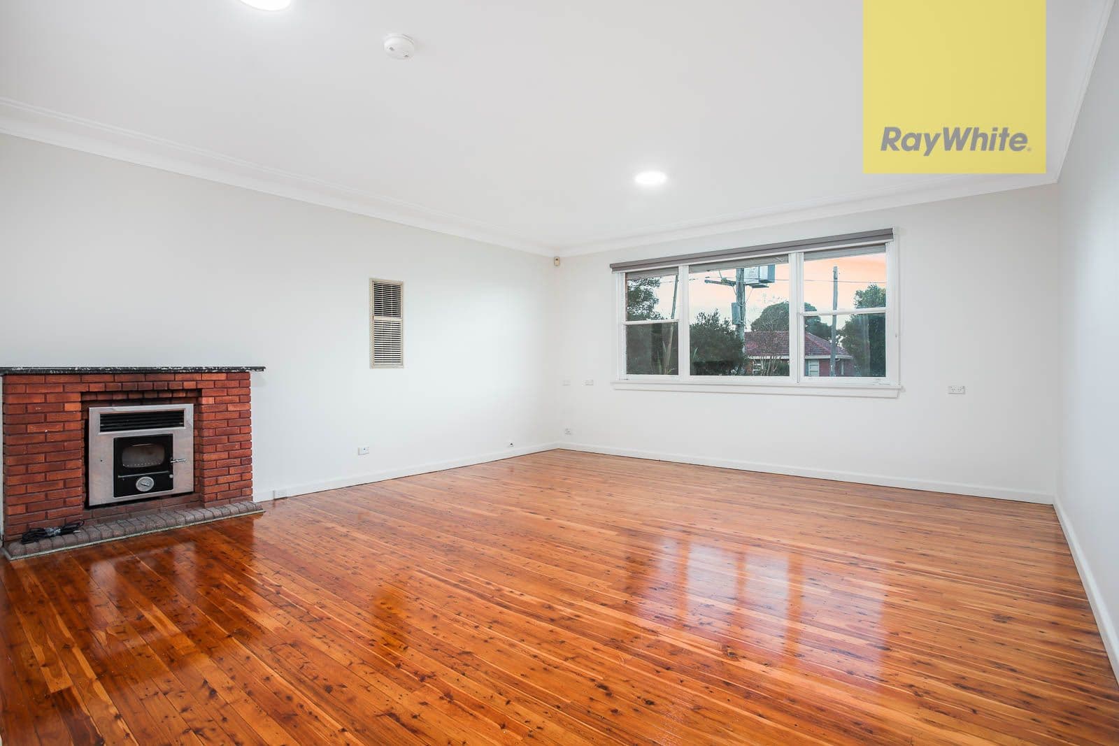 12 Warra Street, Wentworthville NSW 2145, Wentworthville - Thumbnail 2