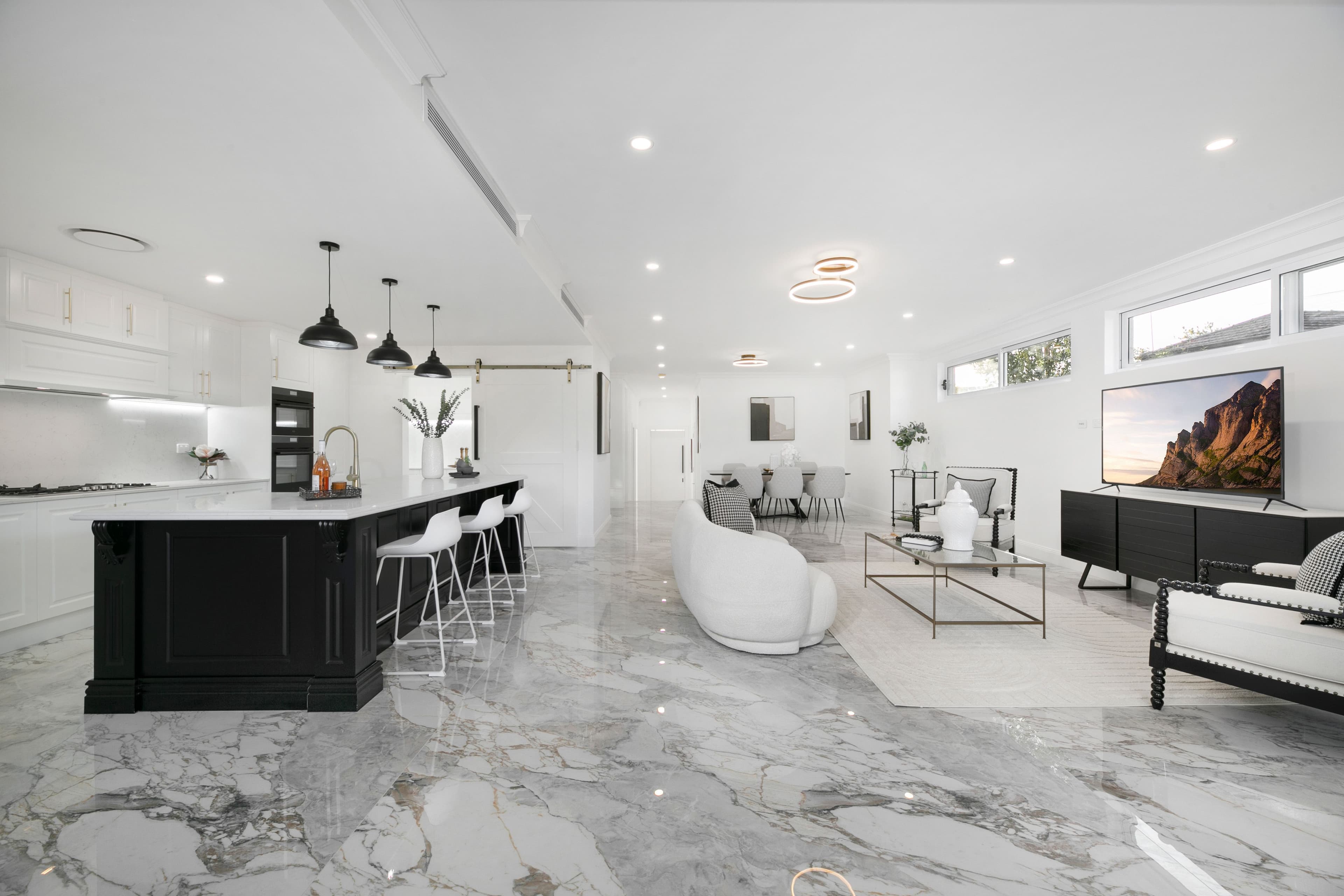 3 Tucabia Avenue, Georges Hall NSW 2198, Georges Hall - Thumbnail 2