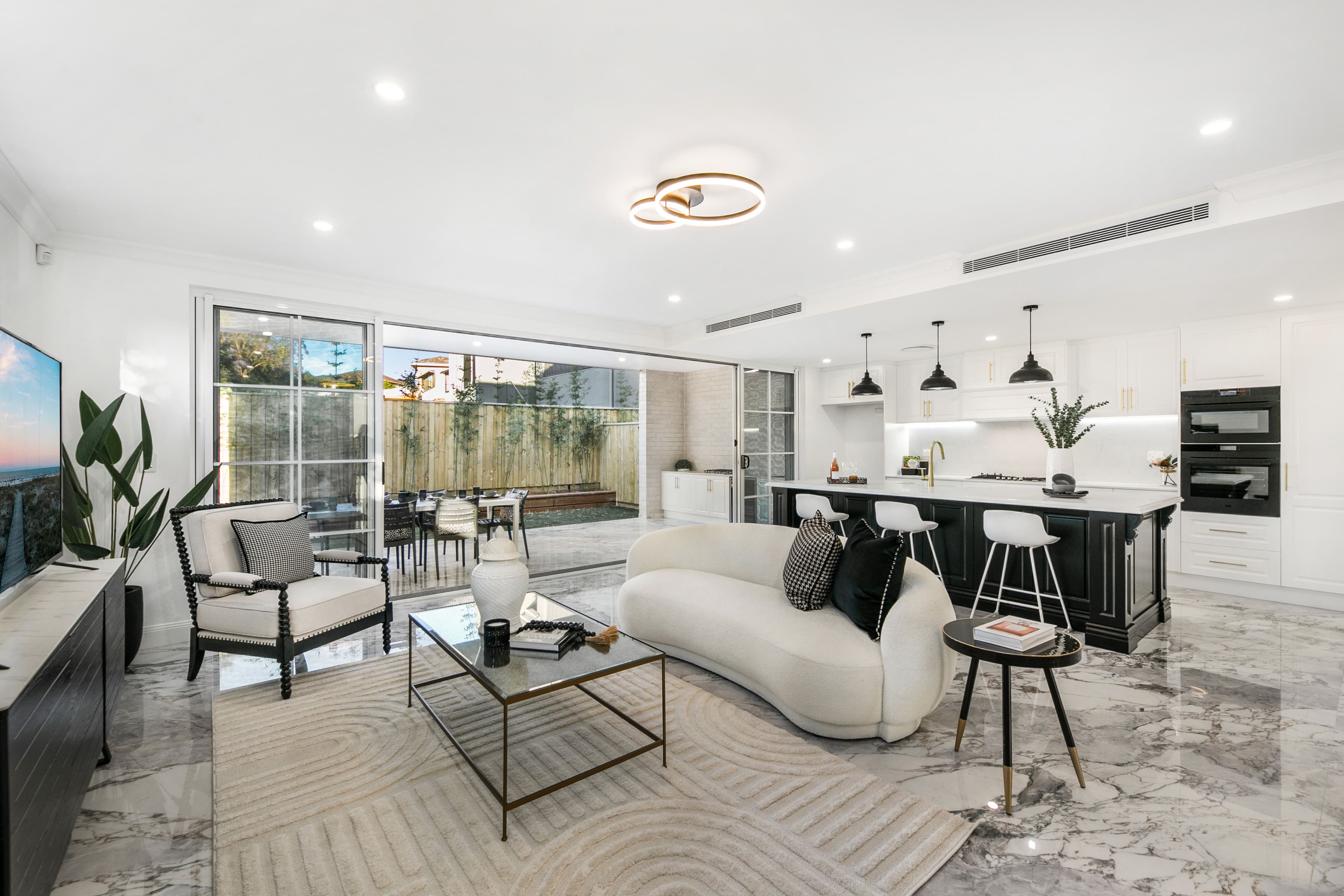 3 Tucabia Avenue, Georges Hall NSW 2198, Georges Hall - Thumbnail 4