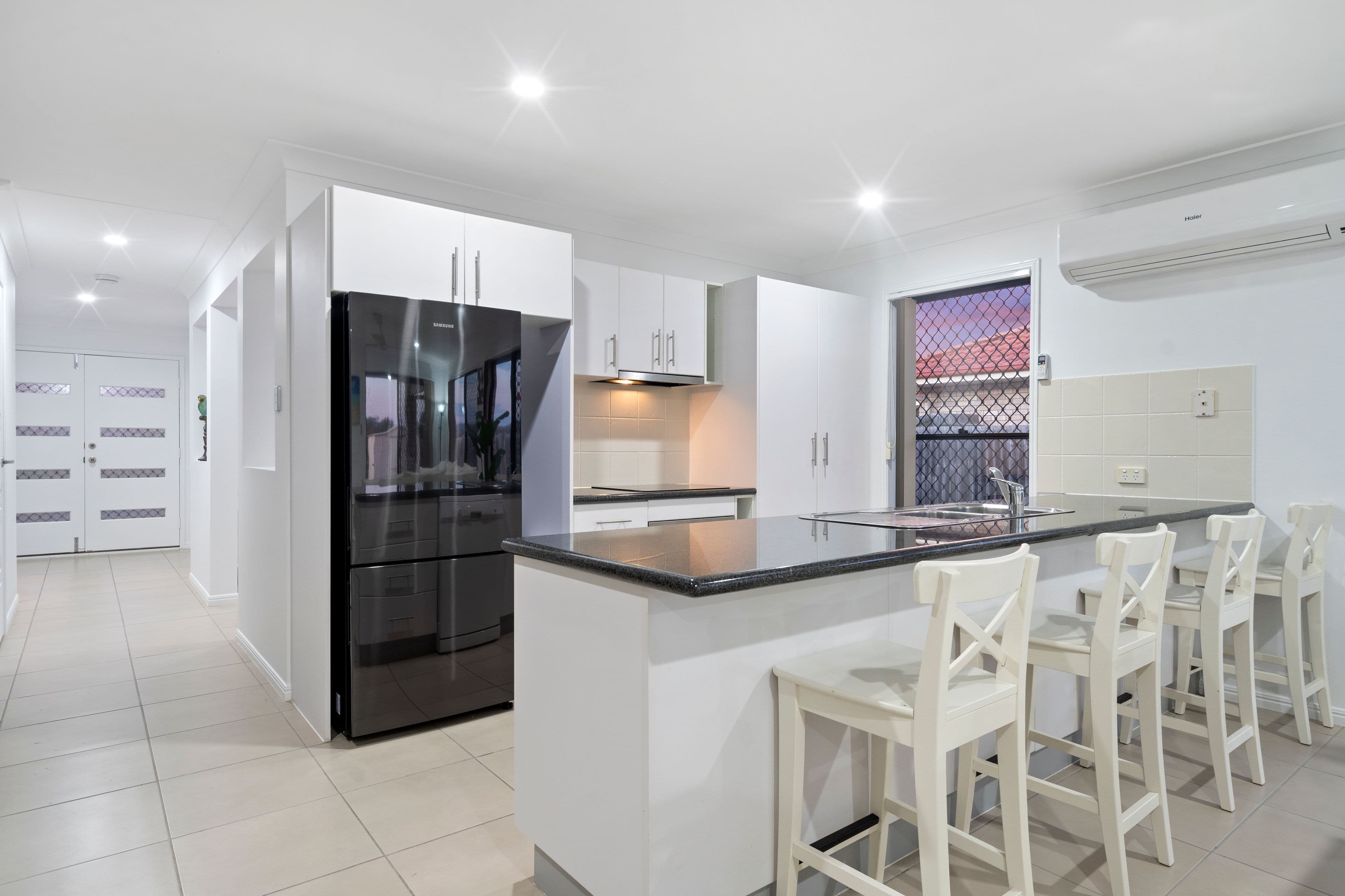 6 Cunningham Avenue, Laidley North QLD 4341, Laidley North - Thumbnail 4