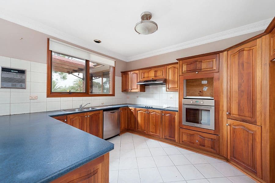 2 Nerida Court, Taylors Lakes VIC 3038, Taylors Lakes - Thumbnail 3