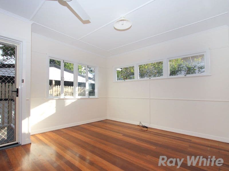 62 Tenth Avenue, KEDRON QLD 4031, Kedron - Thumbnail 3
