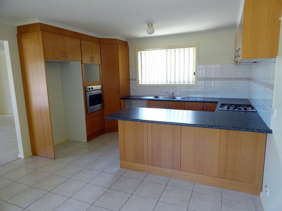 15 Rolain Avenue, SOUTH MORANG VIC 3752, South Morang - Thumbnail 2