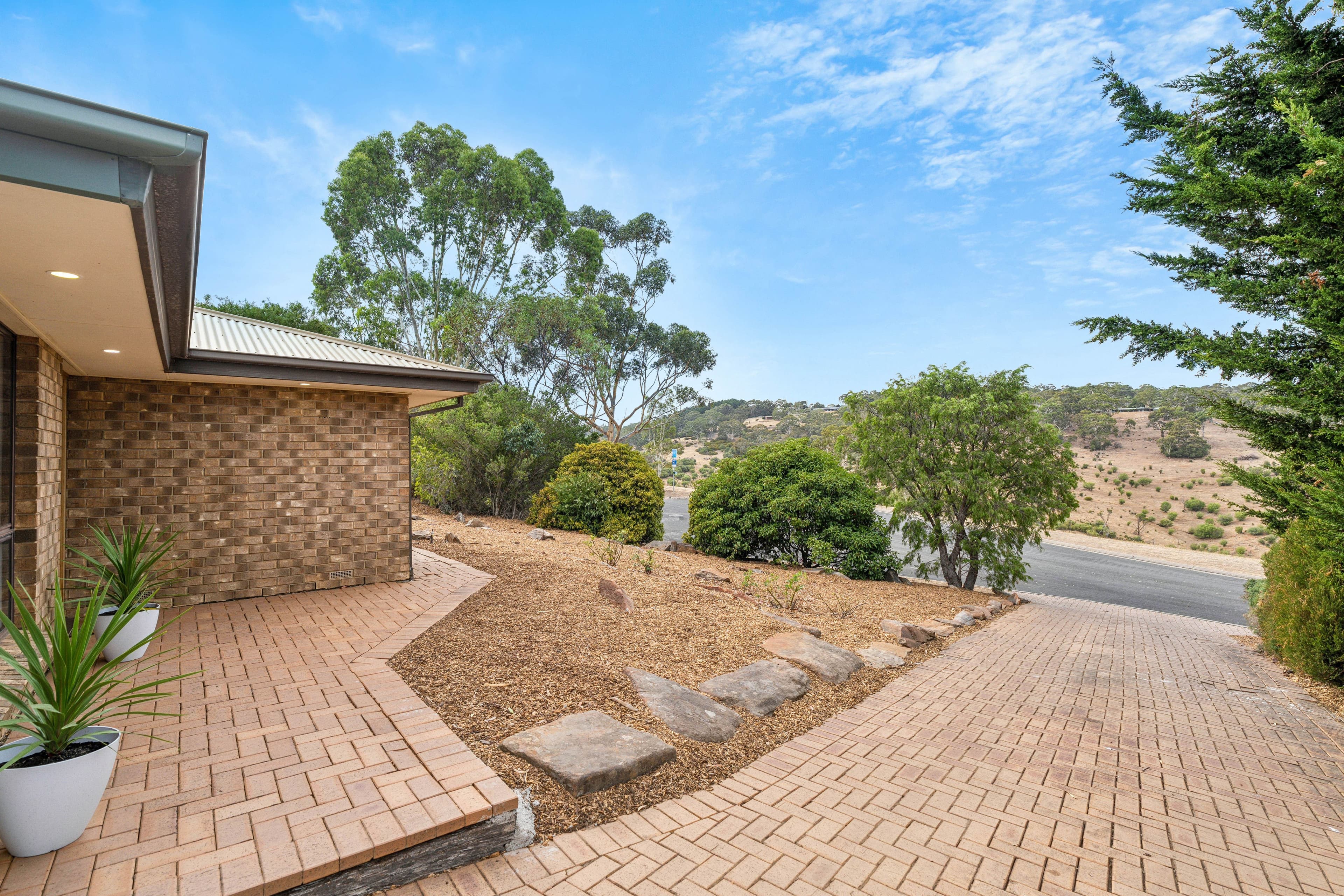 15 Sargent Court, Happy Valley SA 5159, Happy Valley - Thumbnail 2