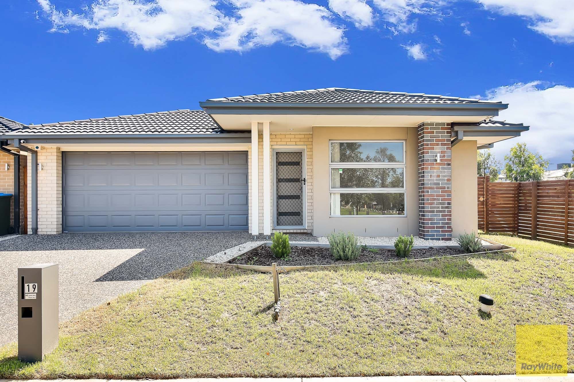 19 Westonbury Drive, Truganina VIC 3029, Truganina - Thumbnail 2
