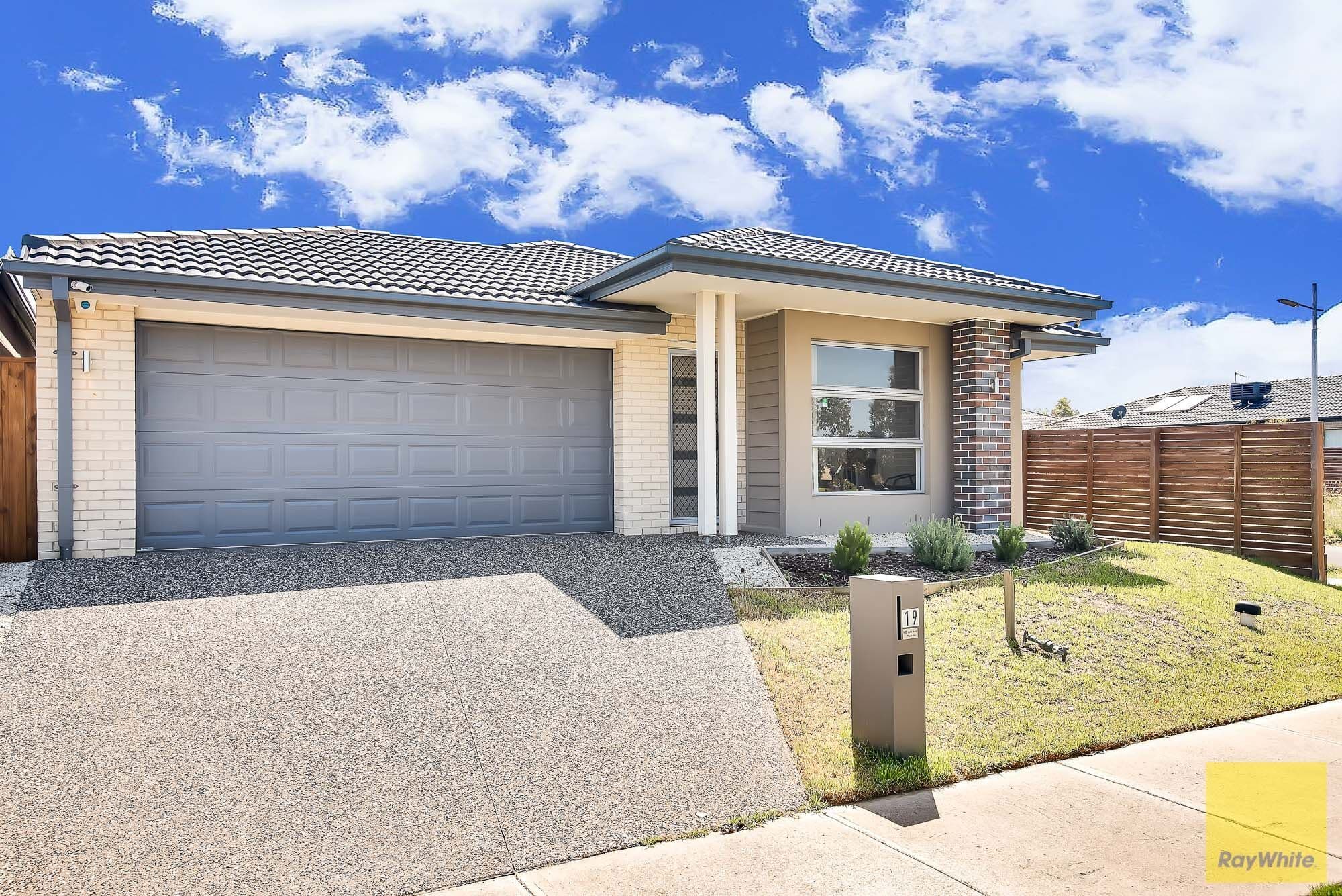19 Westonbury Drive, Truganina VIC 3029, Truganina - Thumbnail 3