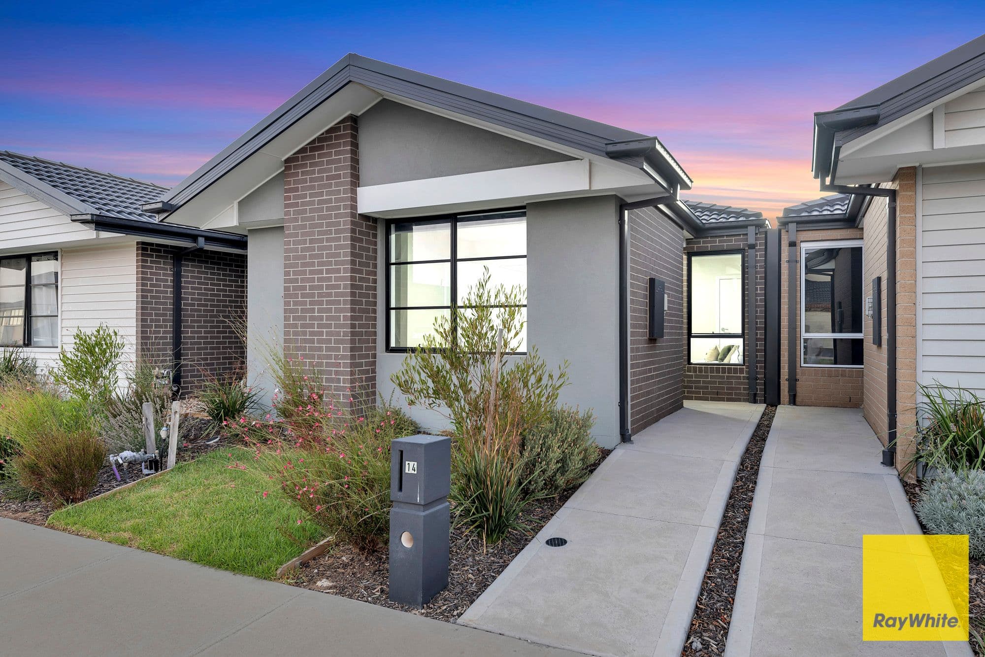 14 Cockerell Street, Tarneit VIC 3029, Tarneit - Thumbnail 2