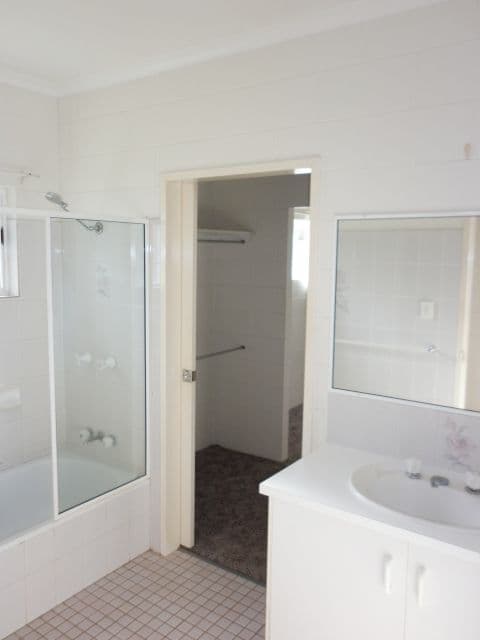 1 Fishburn Street, BENTLEY PARK QLD 4869, Bentley Park - Thumbnail 3