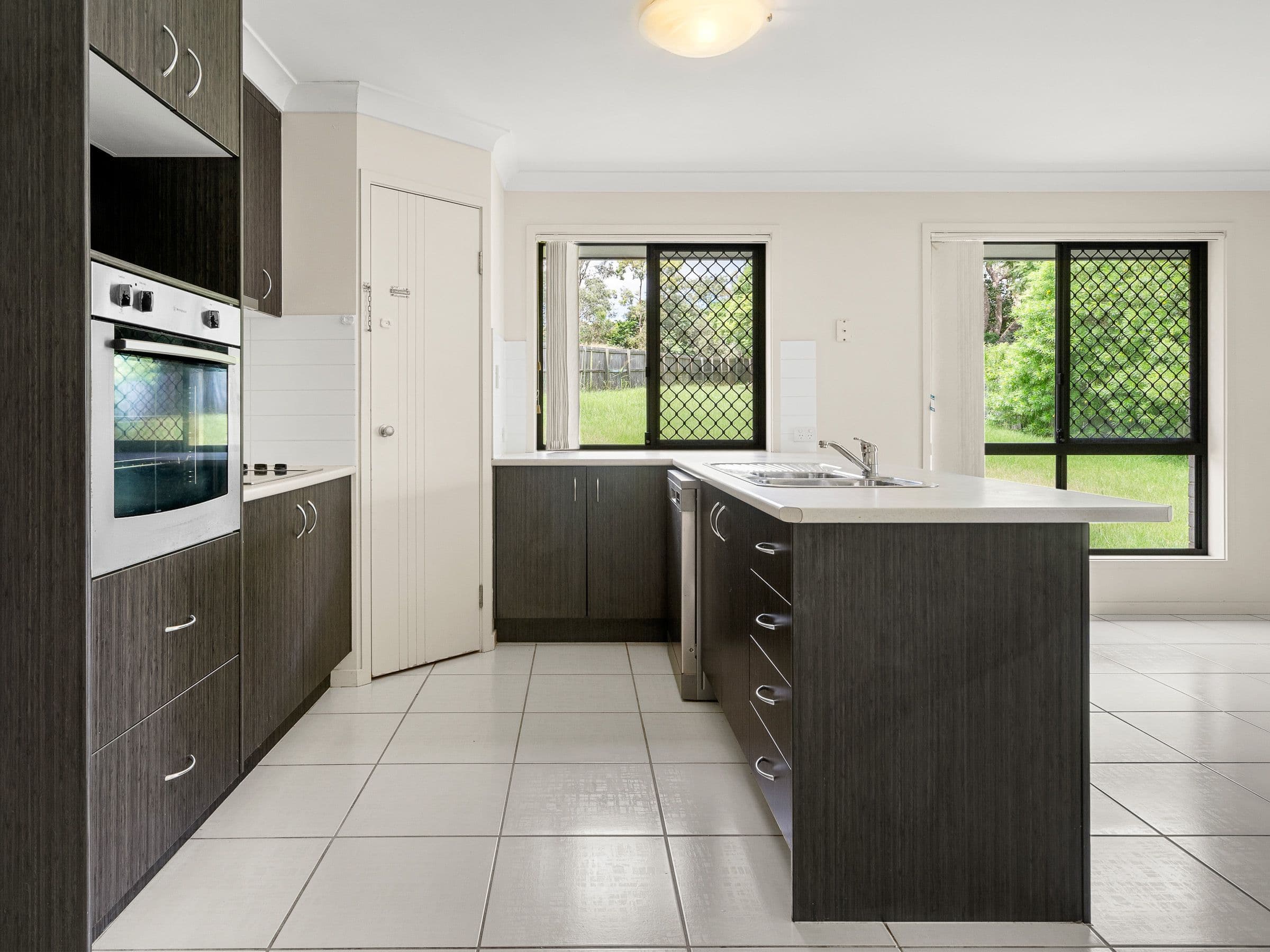2 Gordon Drive, Bellbird Park QLD 4300, Bellbird Park - Thumbnail 4