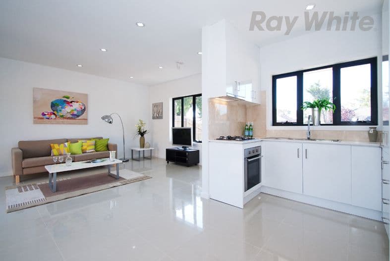 21 Whitelaw Street, Reservoir VIC 3073, Reservoir - Thumbnail 4