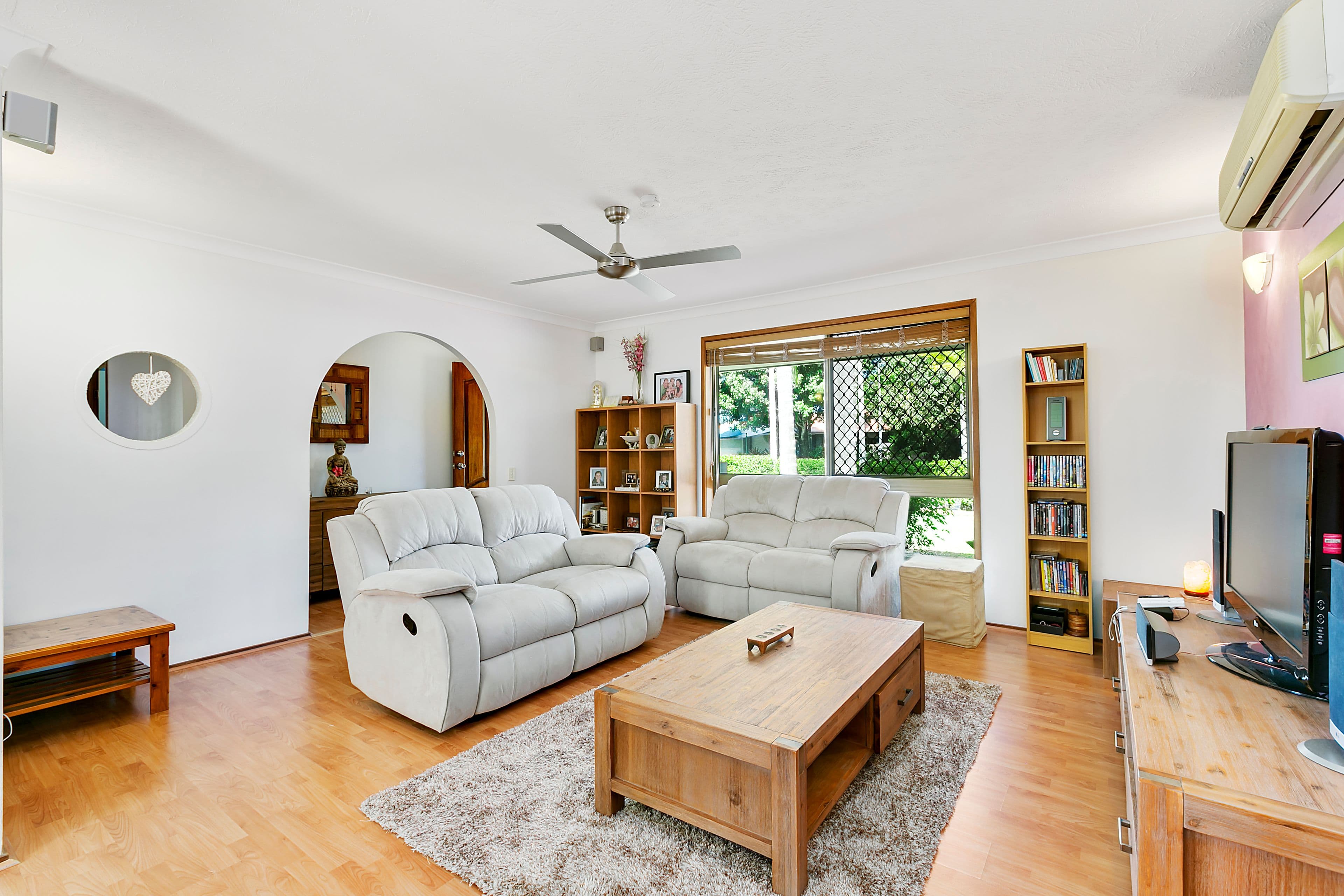2 Burrinjuck Drive, Coombabah QLD 4216, Coombabah - Thumbnail 4