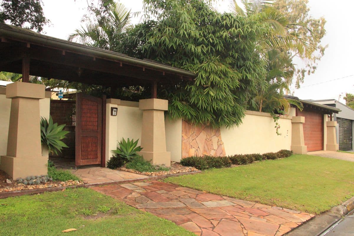 7 Fairway Avenue, BUNDALL QLD 4217, Bundall - Image 1