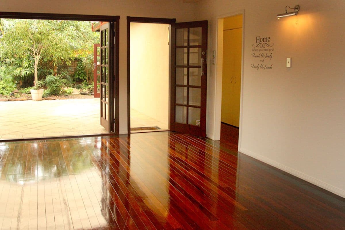7 Fairway Avenue, BUNDALL QLD 4217, Bundall - Thumbnail 7