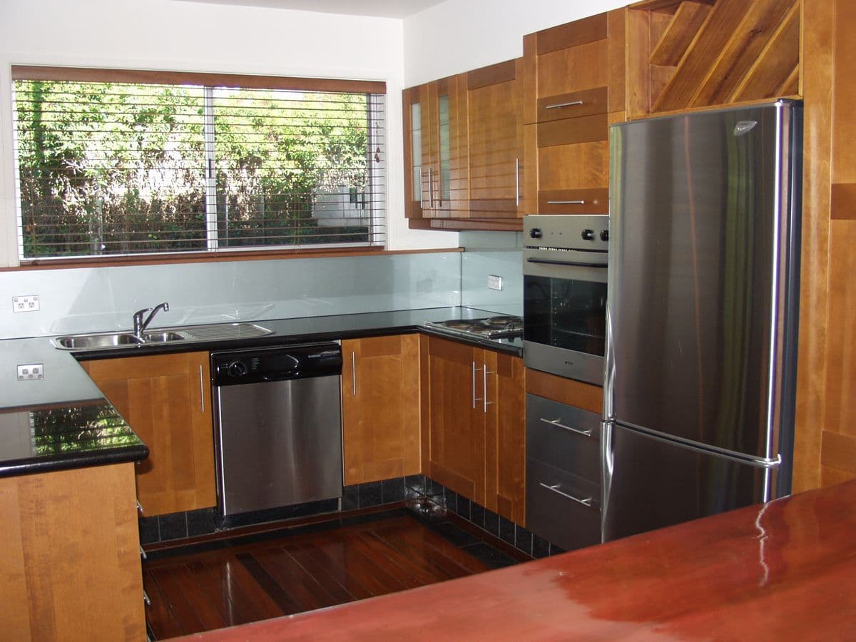 7 Fairway Avenue, BUNDALL QLD 4217, Bundall - Thumbnail 8