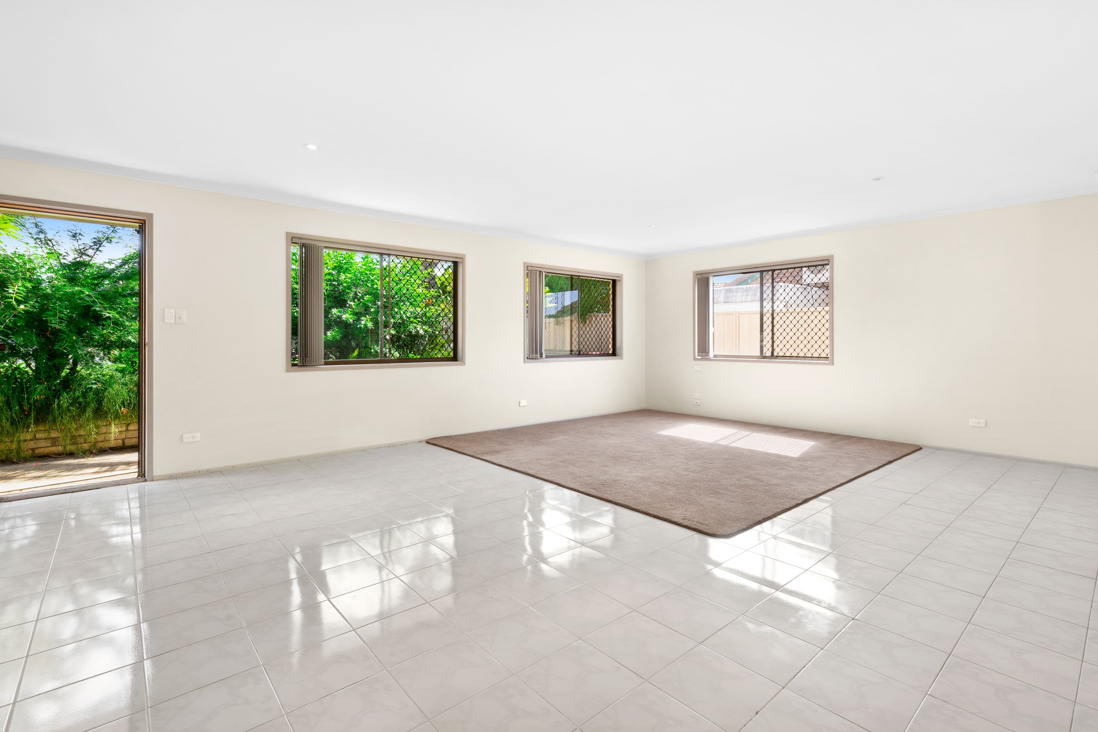 12 Burcott Court, Carrara QLD 4211, Carrara - Thumbnail 3