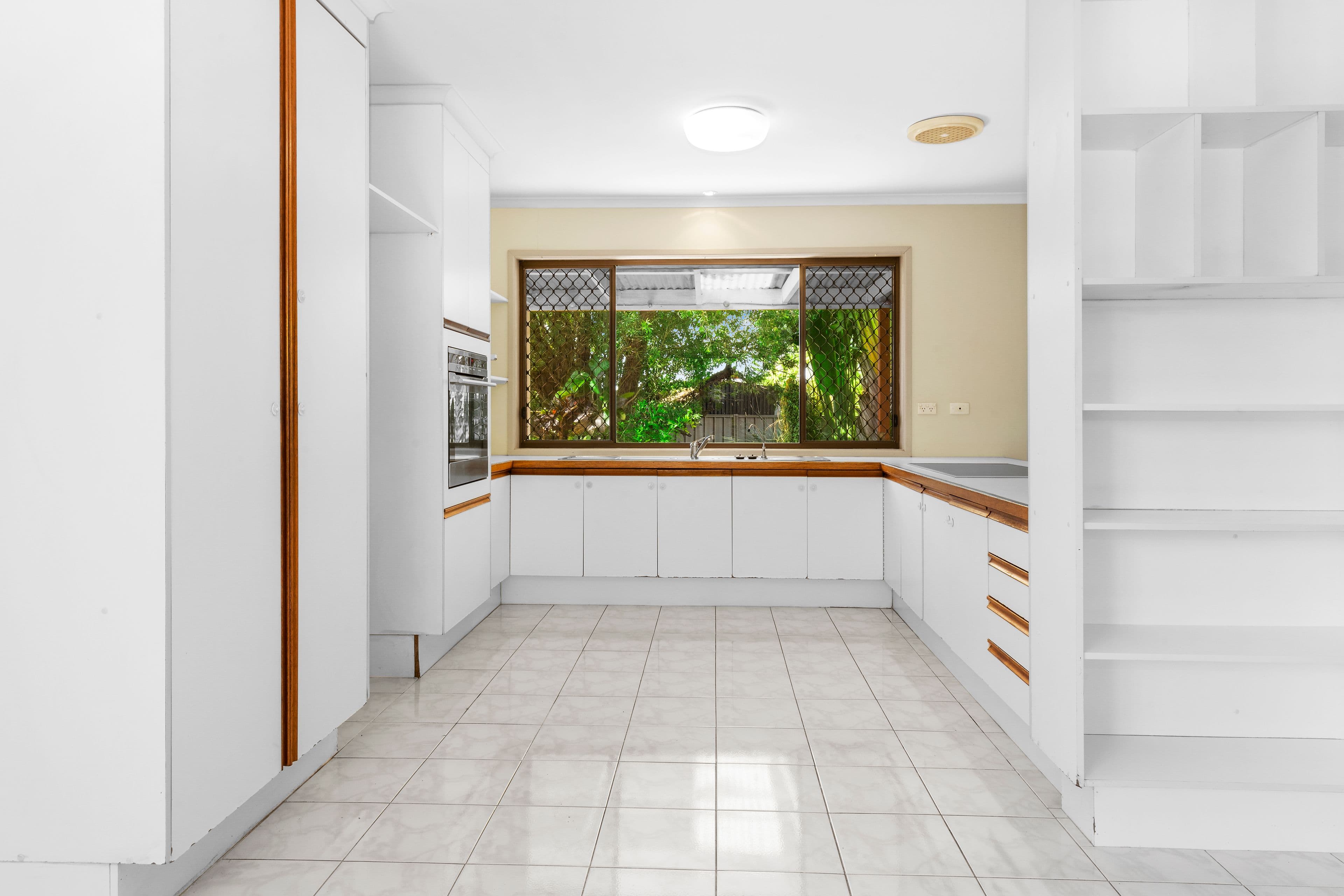 12 Burcott Court, Carrara QLD 4211, Carrara - Thumbnail 6
