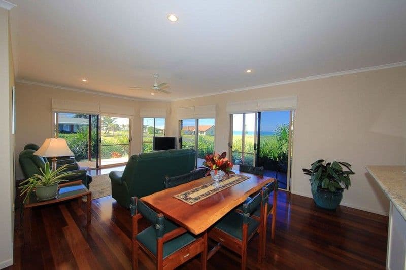 158 The Esplanade, ELLIOTT HEADS QLD 4670, Elliott Heads - Thumbnail 4