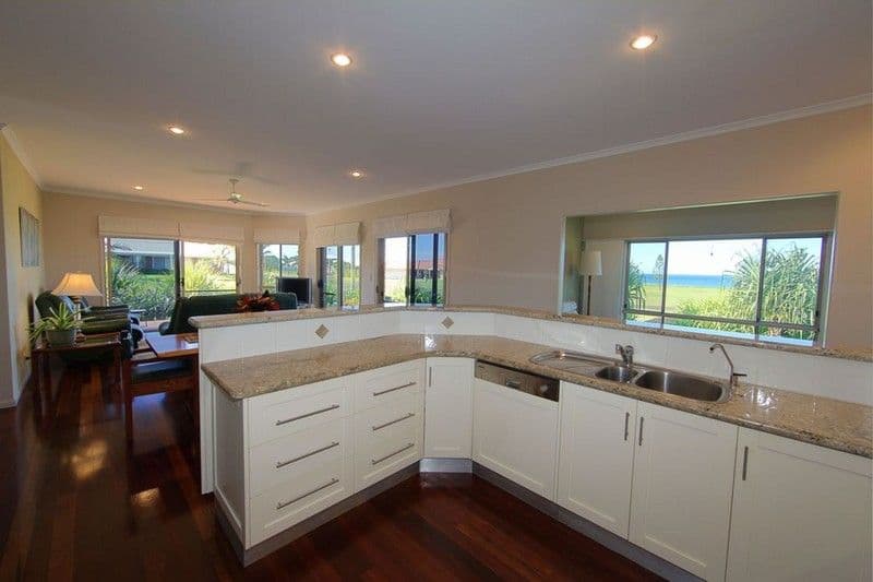 158 The Esplanade, ELLIOTT HEADS QLD 4670, Elliott Heads - Thumbnail 5