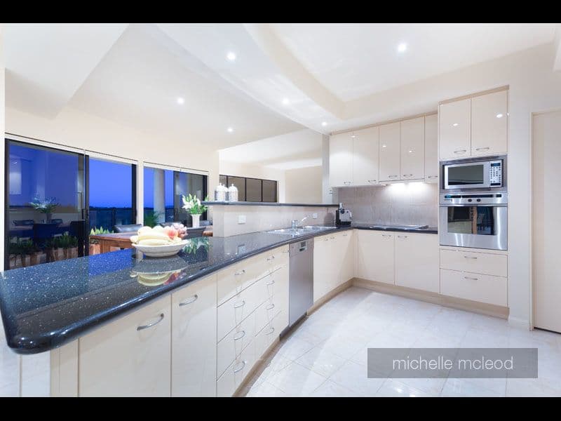 2 Hakea Crescent, Chapel Hill QLD 4069, Chapel Hill - Thumbnail 4