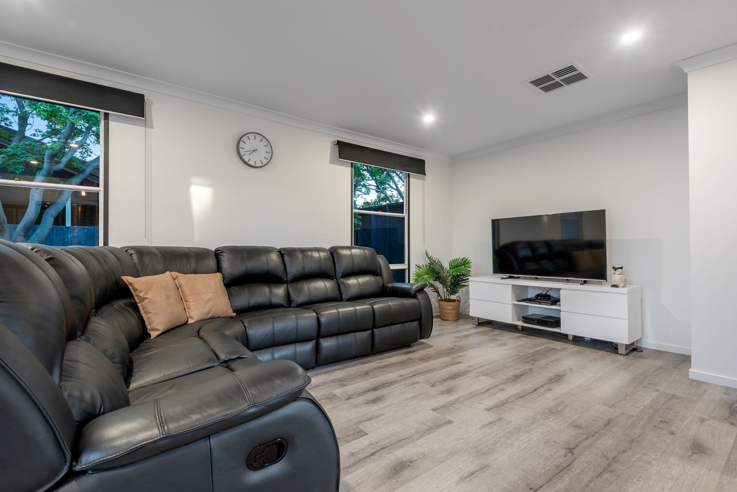14 Yarck Court, Westmeadows VIC 3049, Westmeadows - Thumbnail 3