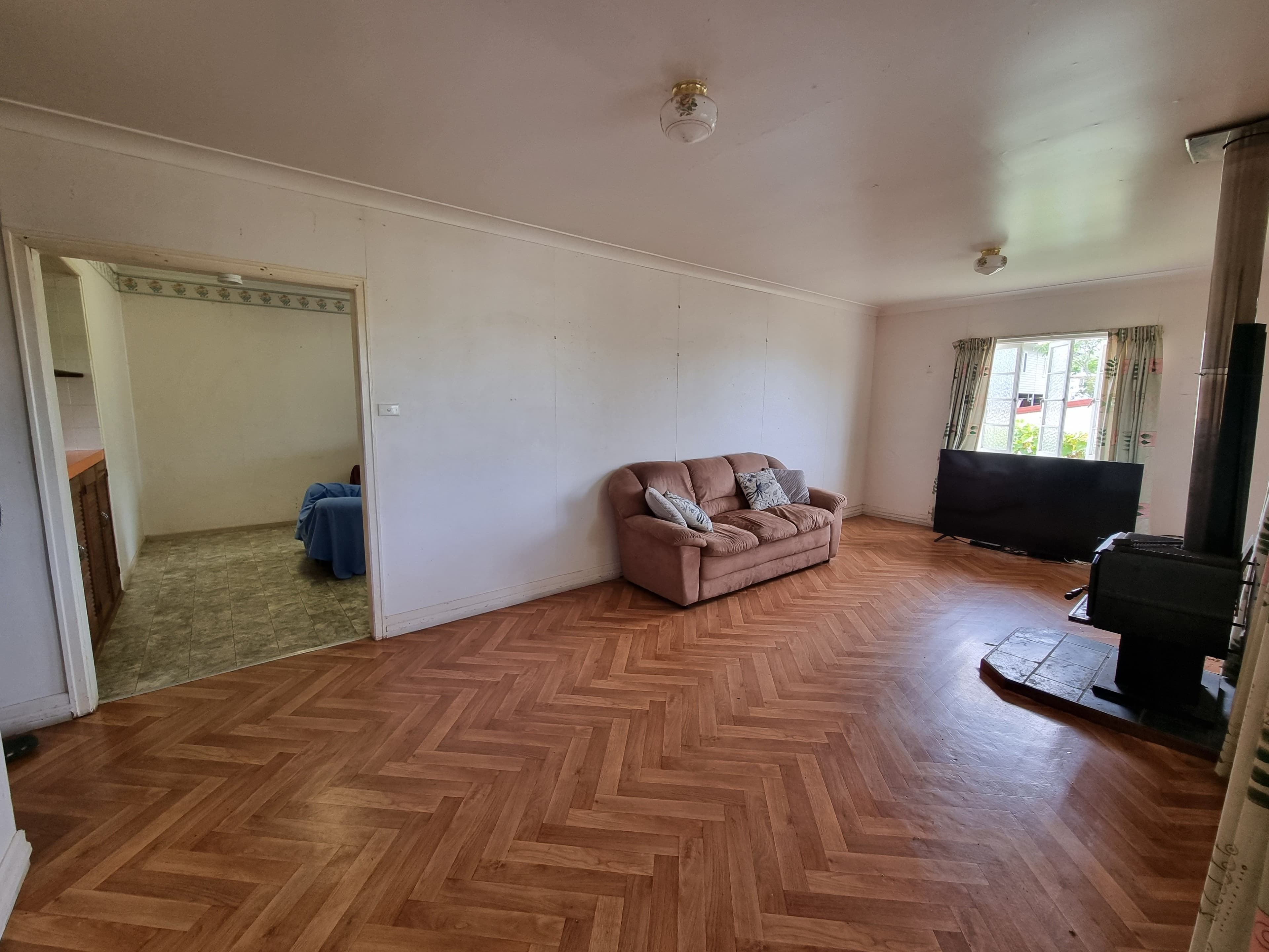 27 Kropp Street, Kilcoy QLD 4515, Kilcoy - Thumbnail 4