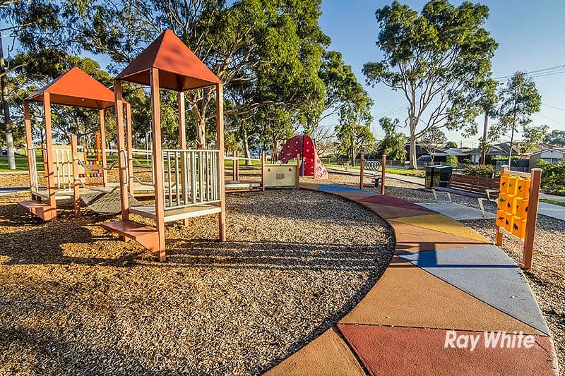 126 Circle Drive South, Cranbourne VIC 3977, Cranbourne - Thumbnail 8