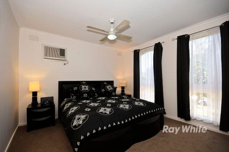 19 Kaisman Square, WANTIRNA VIC 3152, Wantirna - Thumbnail 2