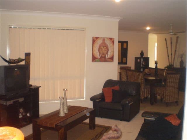 22 Feathertop Crescent, PACIFIC PINES QLD 4211, Pacific Pines - Thumbnail 3