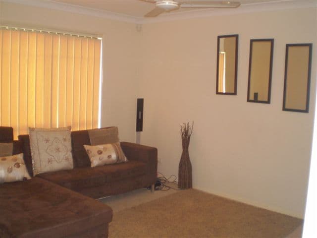 22 Feathertop Crescent, PACIFIC PINES QLD 4211, Pacific Pines - Thumbnail 4