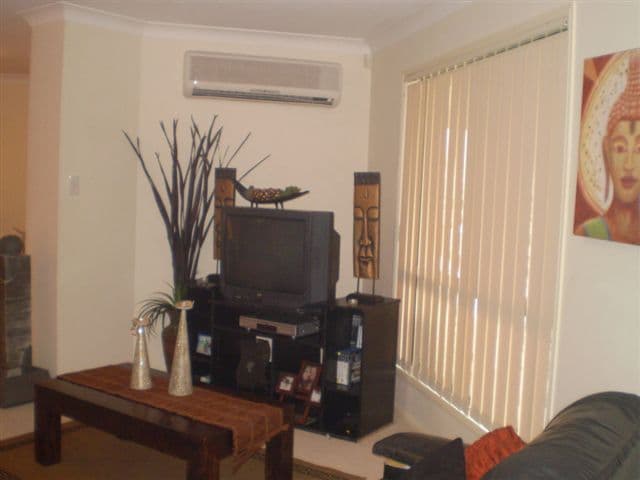 22 Feathertop Crescent, PACIFIC PINES QLD 4211, Pacific Pines - Thumbnail 5