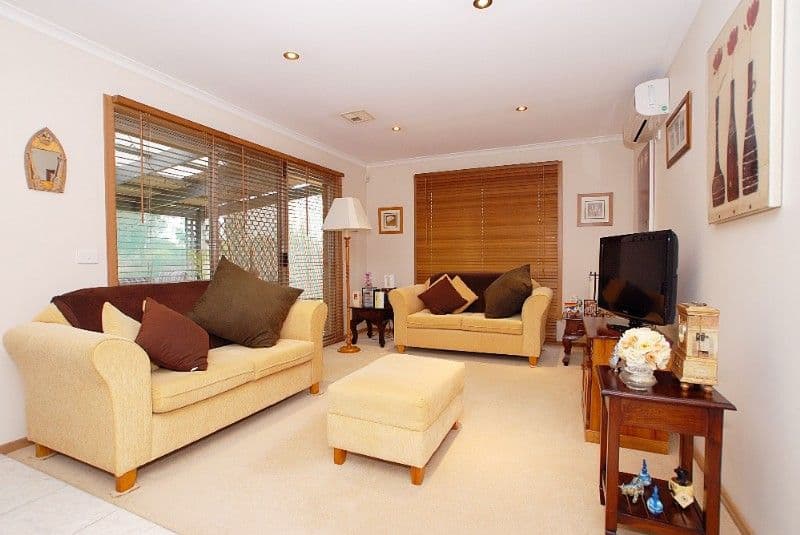 2 Palmer Close, ROWVILLE VIC 3178, Rowville - Thumbnail 2