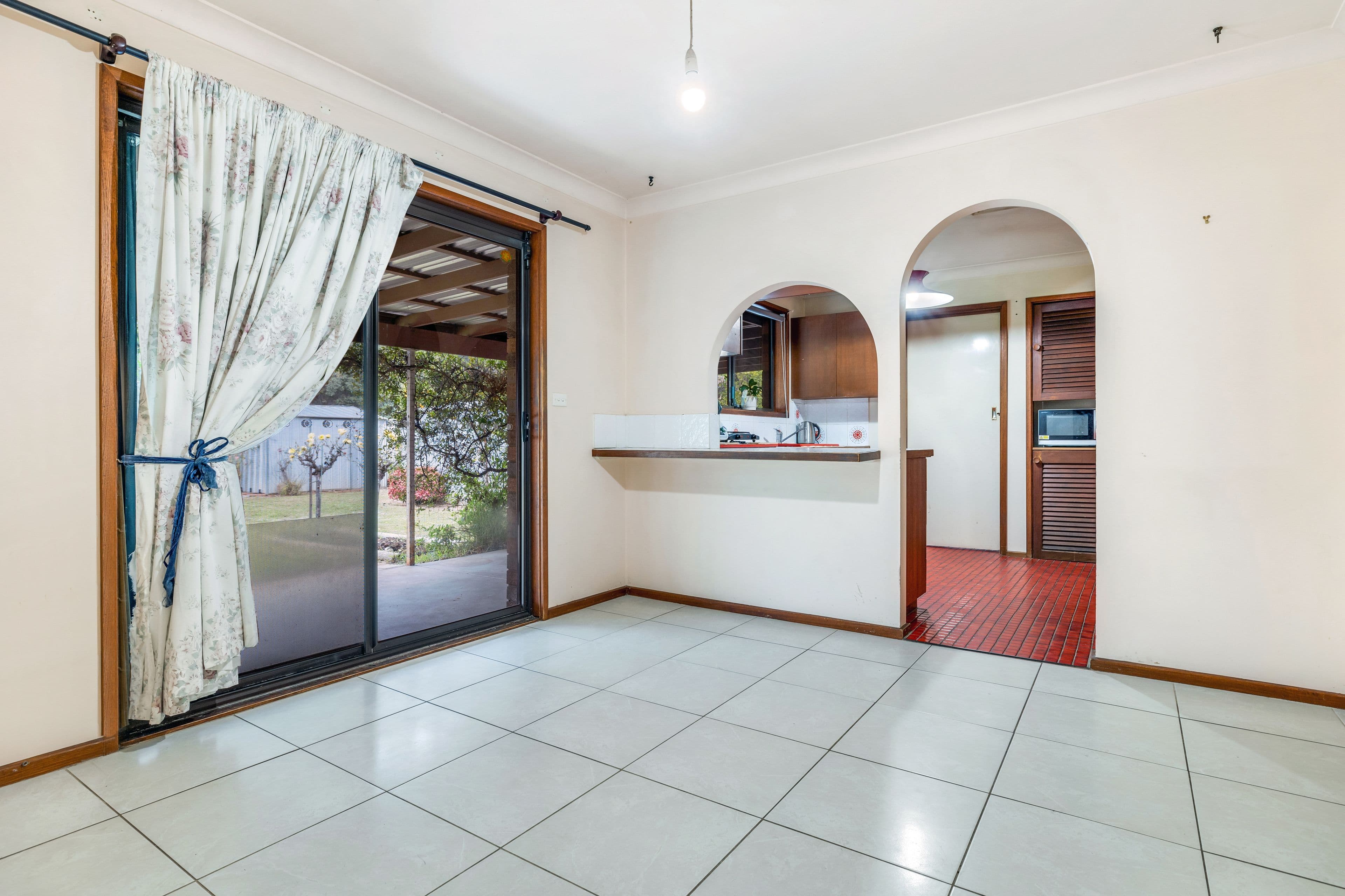 29 Pinaroo Drive, Glenfield Park NSW 2650, Glenfield Park - Thumbnail 4