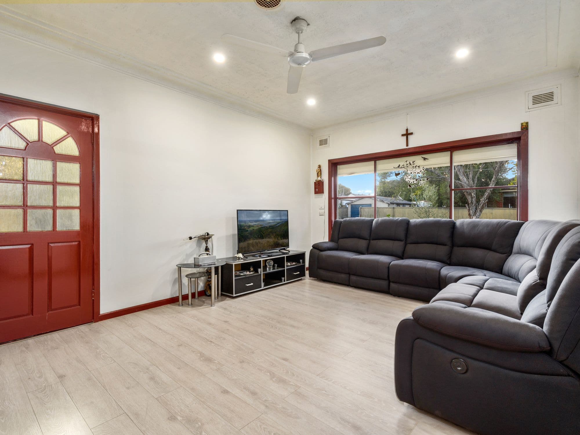 16 Tanderra Street, Colyton NSW 2760, Colyton - Thumbnail 2