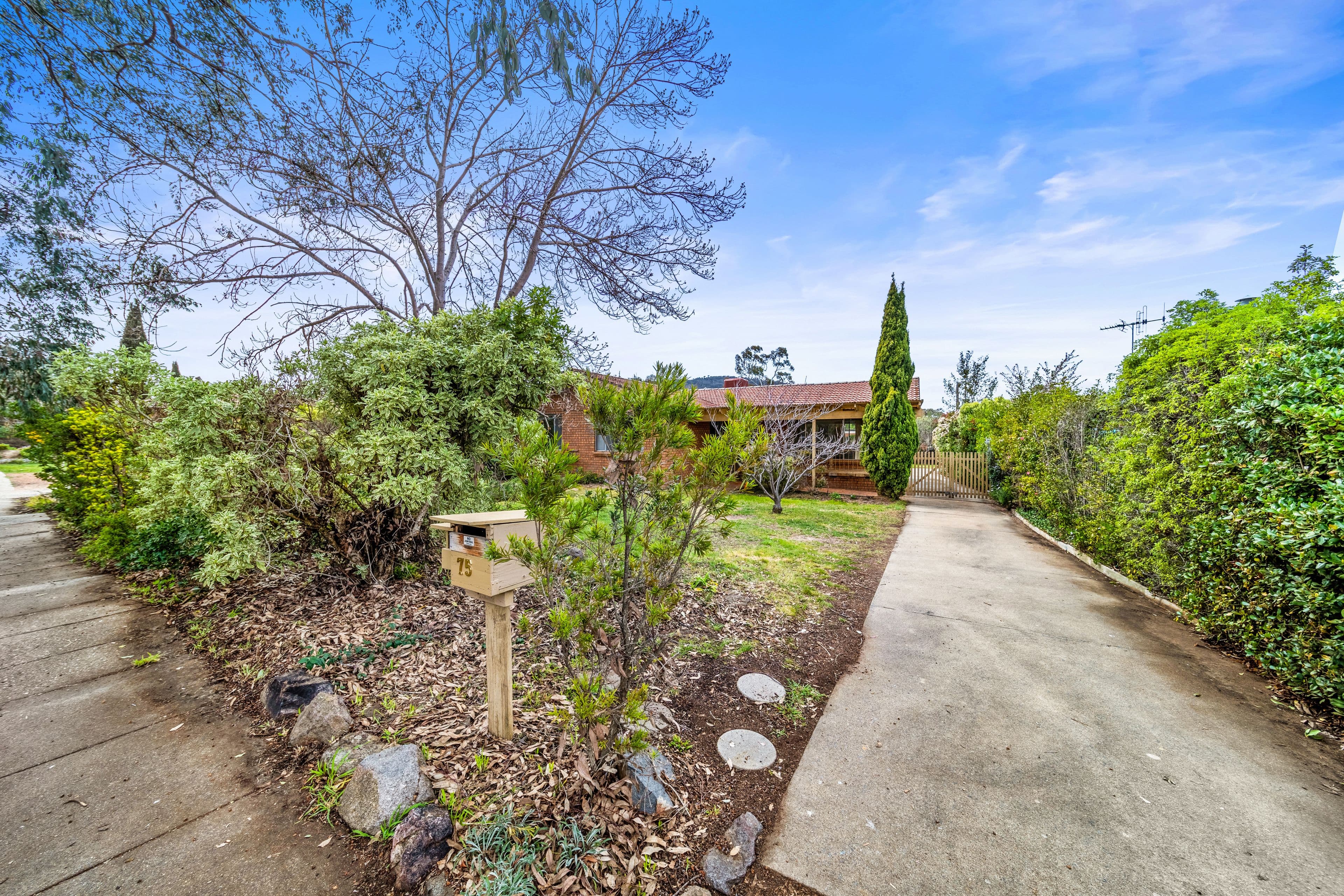 75 Bacchus Circuit, Kambah ACT 2902, Kambah - Thumbnail 2